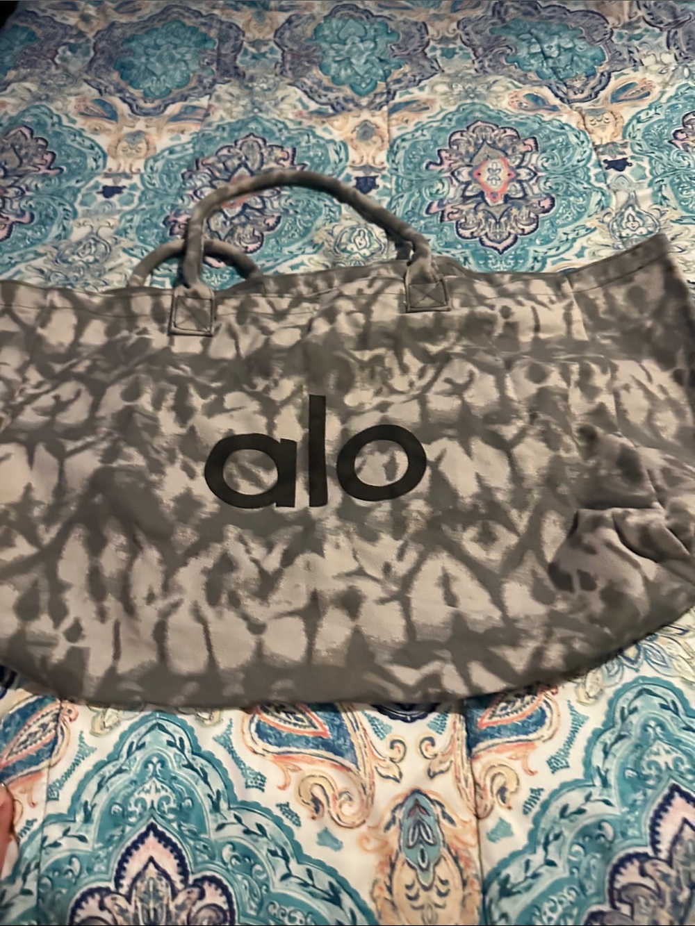 ALO Yoga Gray Tie-Dye Crossbody Tote